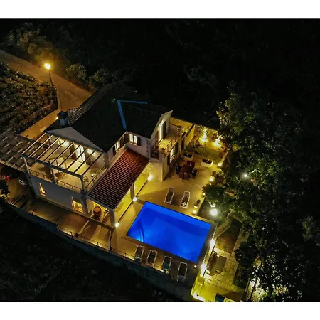 Lovely In Dingac Tatil Evi Gornji Dingač