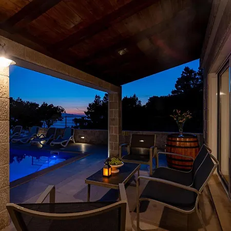 Stunning In Dingac Σπίτι διακοπών