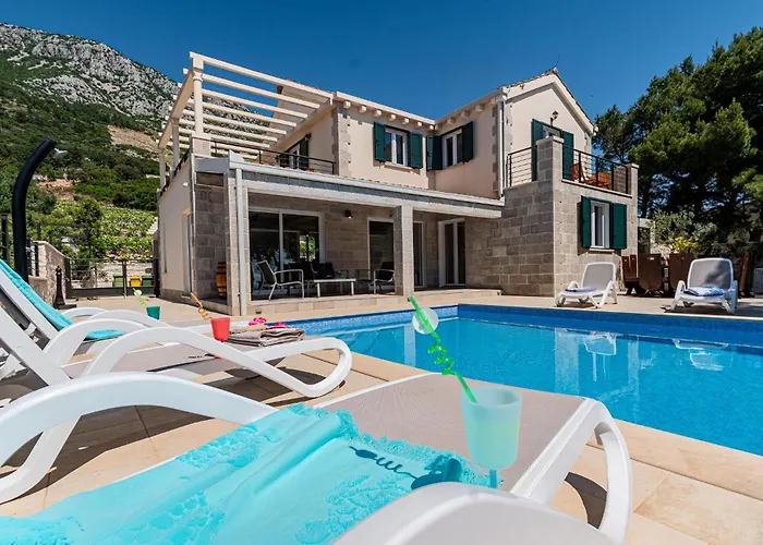 Dom wakacyjny Stunning In Dingac Gornji Dingač