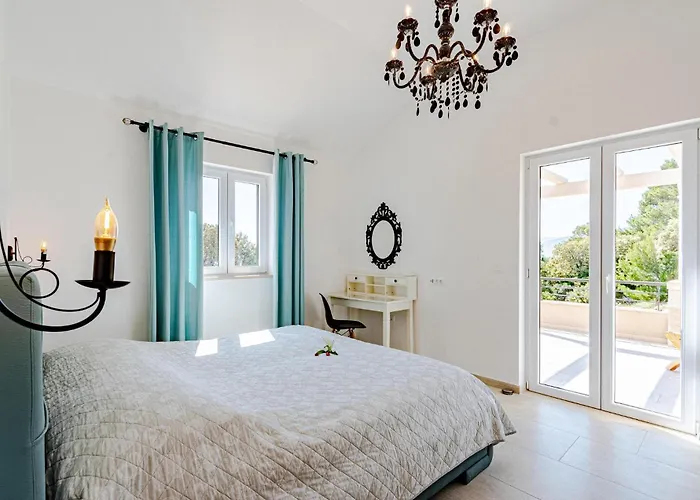 Dom wakacyjny Stunning In Dingac Gornji Dingač