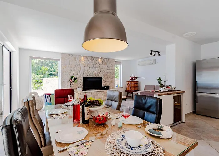 Dom wakacyjny Stunning In Dingac *